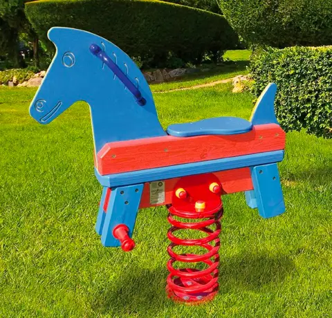 GIOCO A MOLLA - CAVALLUCCIO FILO PAVIMENTO
